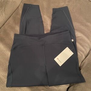 Lululemon chase the chill SHR pant 28”